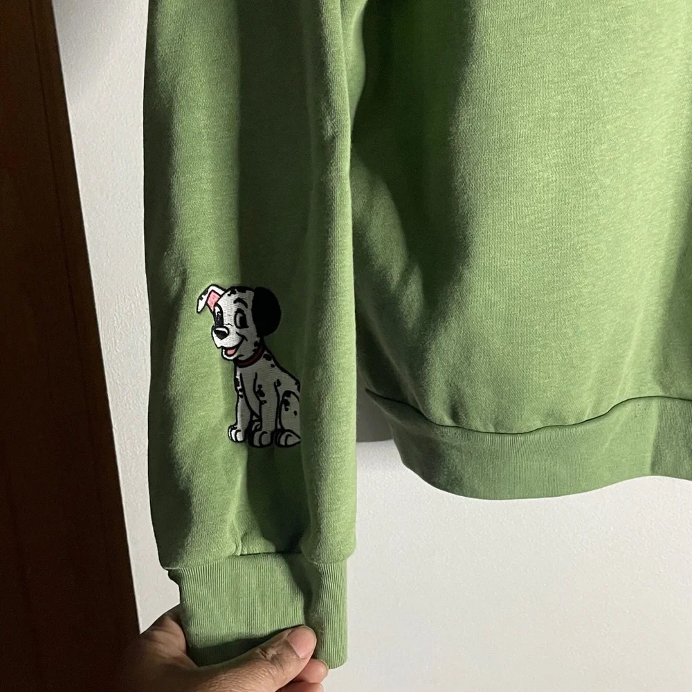 Disney 101 Dalmatians London England LARGE Green Crewneck Fleece Sweatshirt - Picture 7 of 8